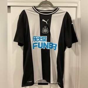 Newcastle United Home Shirt 2019/20 Home Size Medium